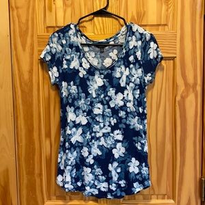 Women’s Simply Vera Wang top, medium